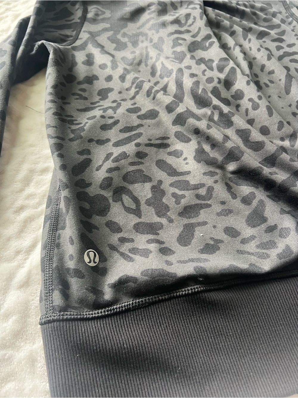Lululemon Women’s Namasker Hooded Jacket Animal Swirl Deep Coal Black | Size 2 - Picture 12 of 14